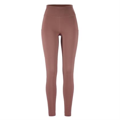 ADV Essence War, Červená