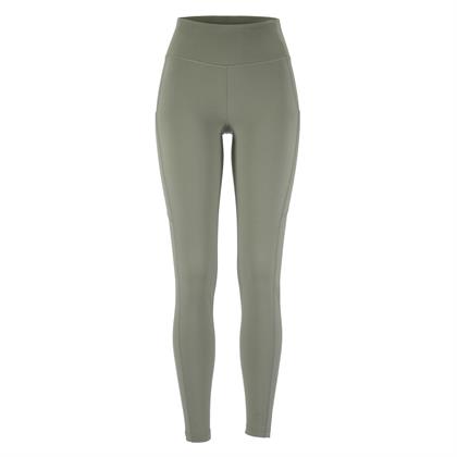 ADV Essence War, Zelená